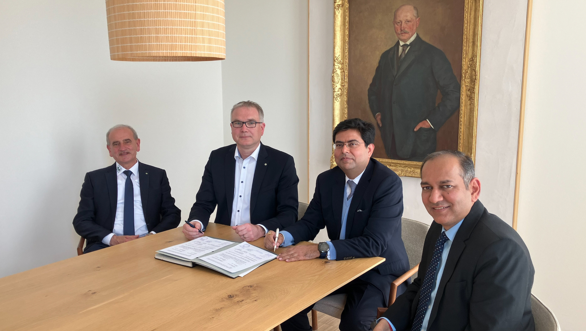 TKIL Industries and HOPPECKE agree on strategic collaboration - Monday, 12.05.2025