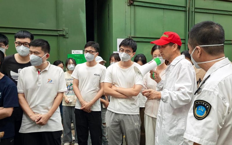 医学院学生走进企业参观实习，深化职业卫生实践认知 - 星期四, 25.09.2025